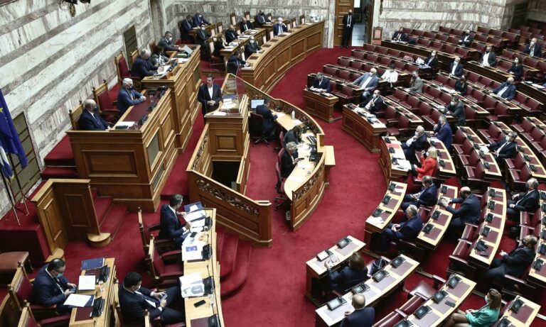 Βουλή: Ένταση για την ασυλία Αδαμοπούλου – Κοινοβουλευτική εκτροπή κατήγγειλε ο Τζανακόπουλος