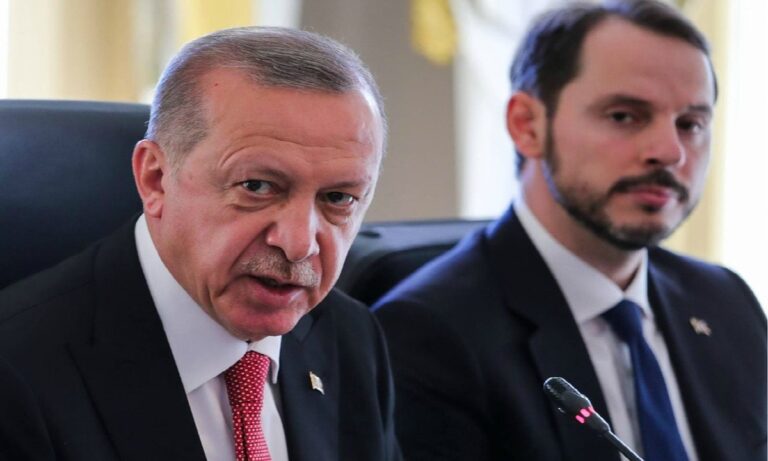 Τουρκία: Ο Ερντογάν έκανε δεκτή την παραίτηση του γαμπρού του από τη θέση του υπουργού Οικονομικών