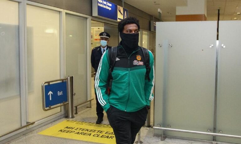 Μακ: «Θ’ αγωνιστώ σκληρά σε κάθε προπόνηση και ματς» (Pics)