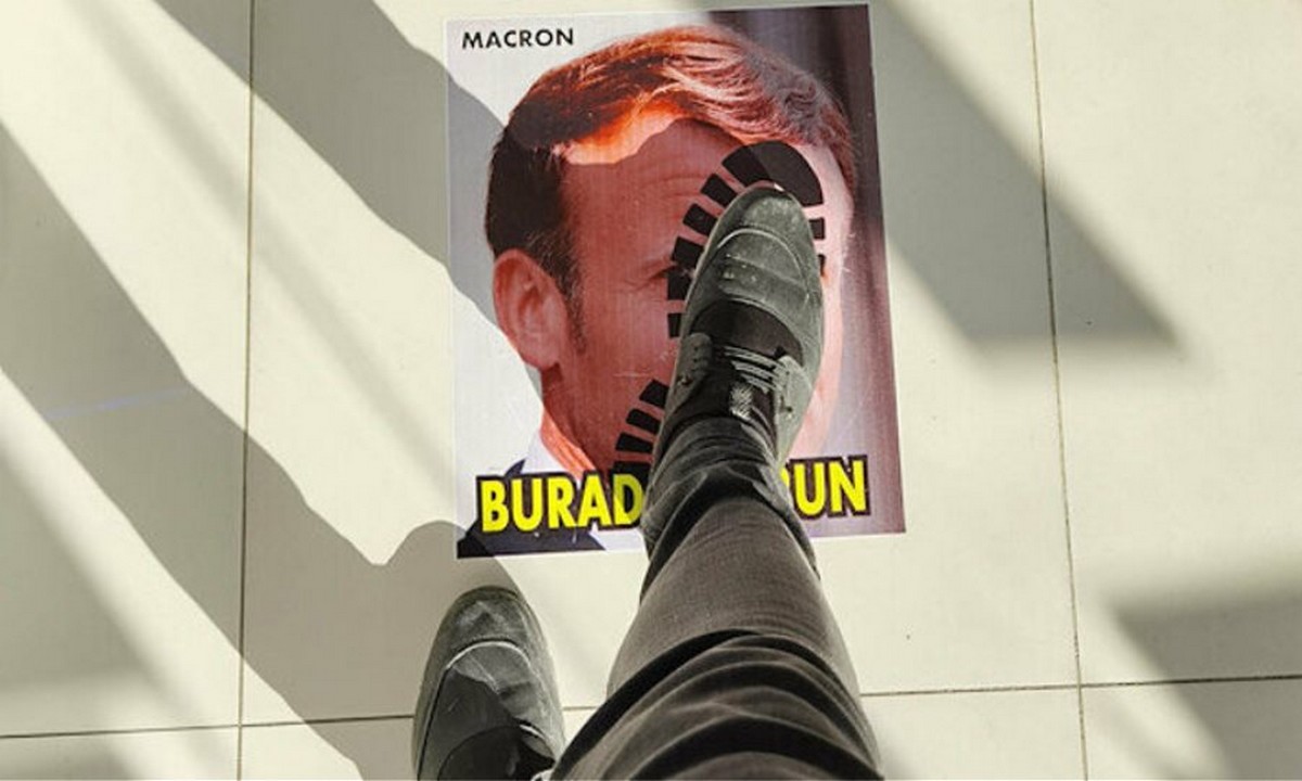 Τουρκία: Πατάνε πάνω στο «πρόσωπο» του Μακρόν