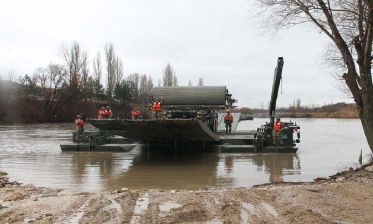Έβρος: Το project Mobile Amphibious Assault Bridge (SYHK), δηλαδή «κινητές γέφυρες» έθεσε σε εφαρμογή η Τουρκία.