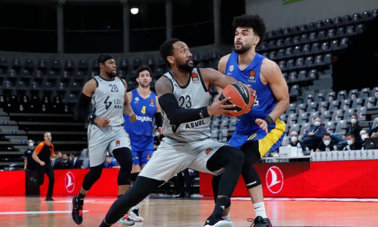 Βιλερμπάν- Μακάμπι 84-81: Βρίσκει ρυθμό