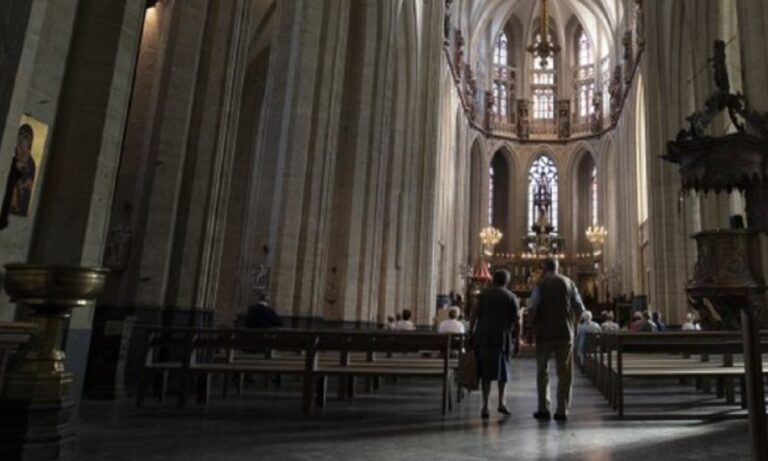 Κορονοϊός: Άνοιξε τις εκκλησίες το Βέλγιο με το υψηλότερο ποσοστό θνησιμότητας παγκοσμίως
