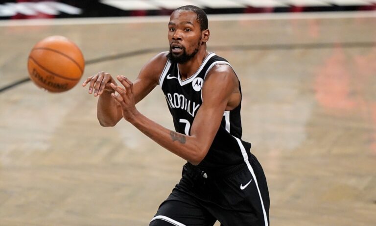 Ντουράντ: Έξαλλος με υποτιθέμενα σχόλια κατά του Γιάννη