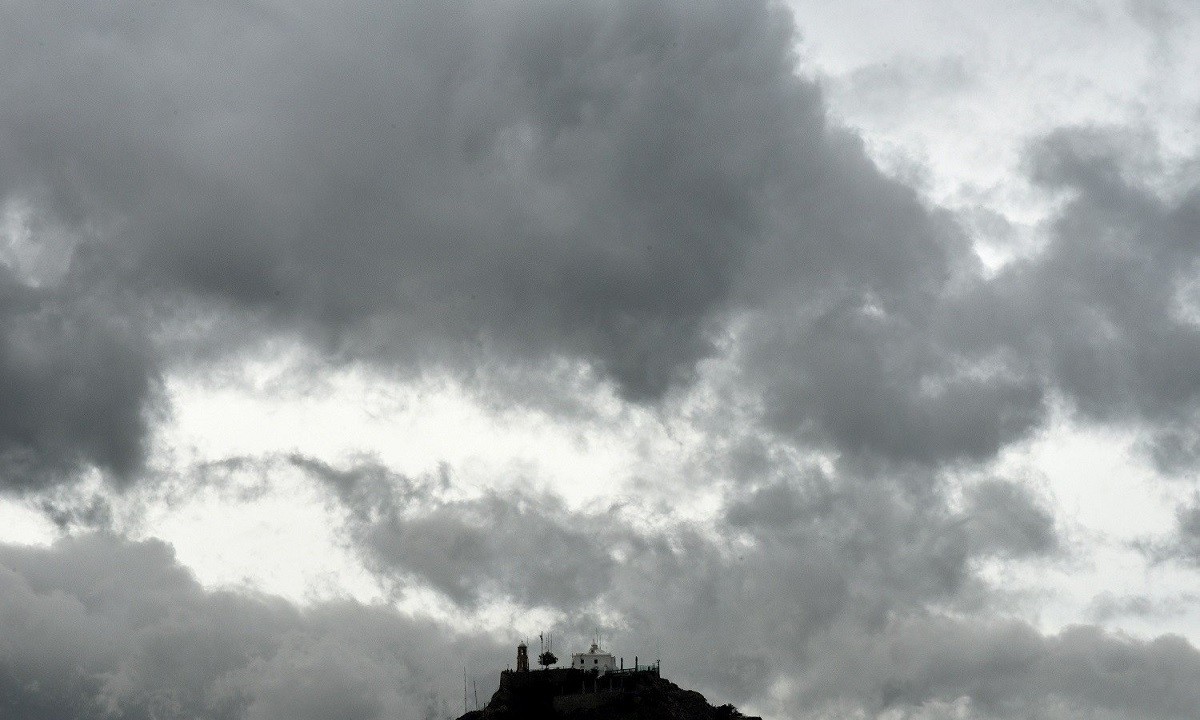 Καιρός 29/12: Αυξημένες νεφώσεις και τοπικές βροχές!