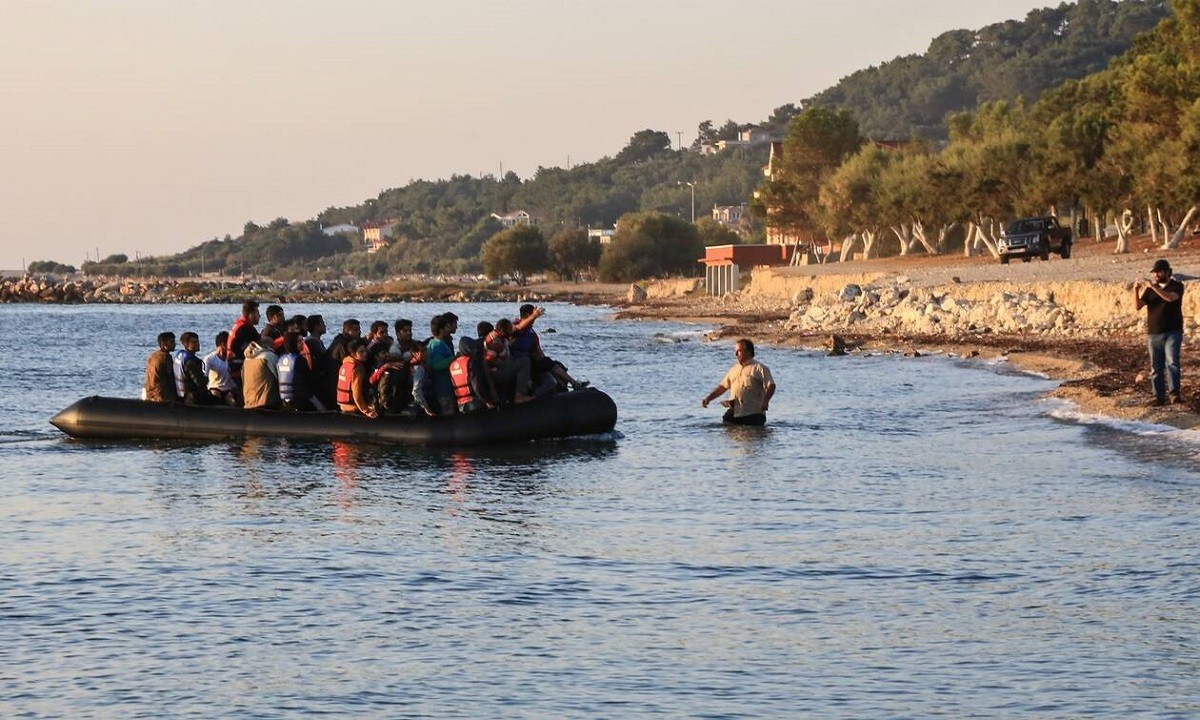 Η Τουρκία στέλνει 2.500 Σομαλούς στη Σμύρνη για να περάσουν Ελλάδα - Τους καθοδηγούν με GPS και Viber