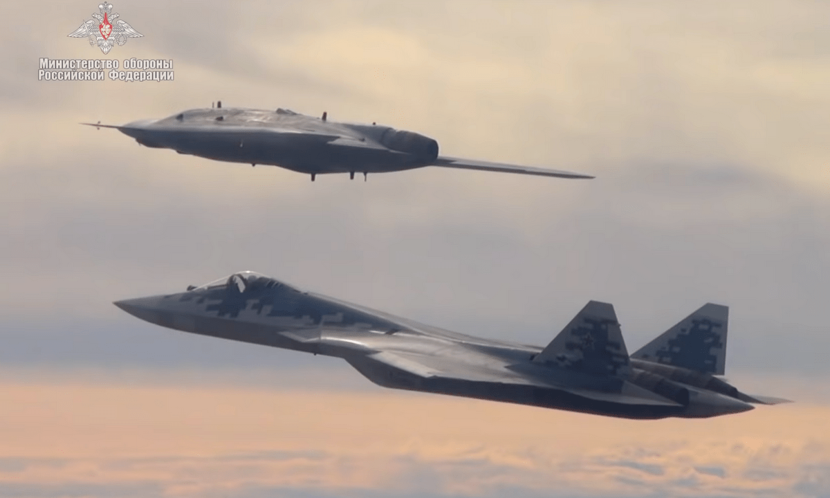 Ρωσία: Αυτά είναι τα στρατιωτικά υπερόπλα του Πούτιν (vids)