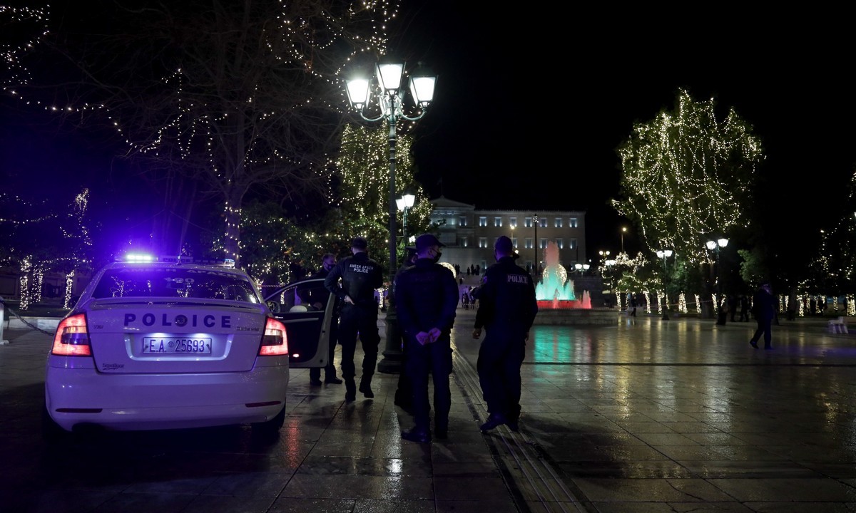 Παραμονή Πρωτοχρονιάς: Πόσα είναι τα αστυνομικά μπλόκα στην Αττική