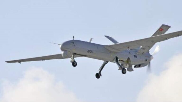 Τουρκικά drone: Πολύς λόγος γίνεται τελευταία για την αποτελεσματικότητα των τουρκικών drones στα πεδία των μαχών του Αρτσάχ, της Λιβύης και της Συρίας.