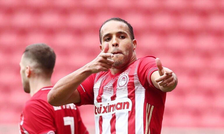 Ολυμπιακός: Τα… εύσημα της UEFA στον Ελ Αραμπί (pic)