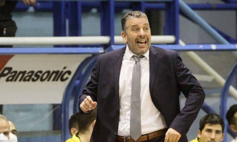 Ο Παπαθεοδώρου ήταν παρών στο meeting των Ομοσπονδιακών