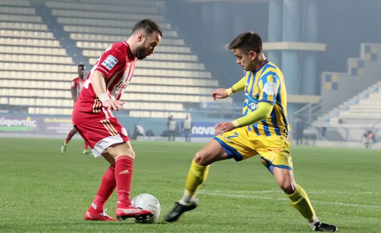 Ολυμπιακός: Τα… σπάει ο Βαλμπουενά στο β’ γύρο (vids)