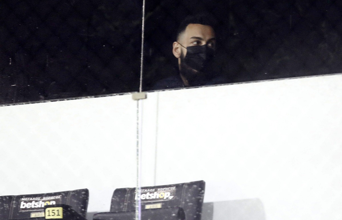 Κώστας Μήτρογλου: Βλέπει το Άρης-ΑΕΛ από σουίτα του «Βικελίδης» (pics)