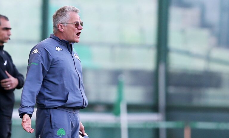 Λάζλο Μπόλονι, μήπως να ακούσεις τους παίκτες σου;