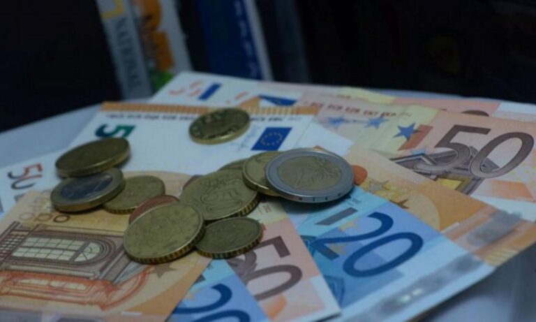 Επίδομα 534 ευρώ: Μέρα πληρωμών μαζί με δώρο Χριστουγέννων – Ποιους αφορά