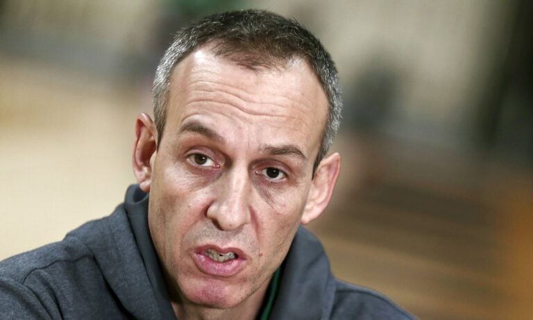 Κάτας: «Αύριο θα φανεί αν είναι σε θέση να αγωνιστεί ο Σαντ Ρος»