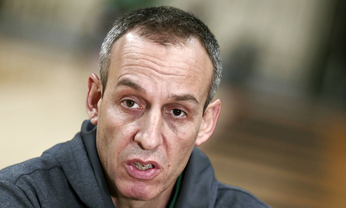 Κάτας: «Αύριο θα φανεί αν είναι σε θέση να αγωνιστεί ο Σαντ Ρος»