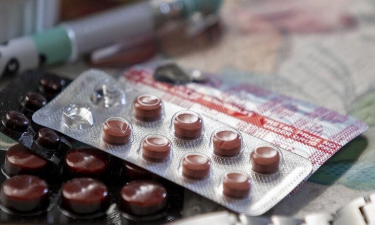 Κορονοϊός – Ελλάδα: Κολχικίνη το νέο φάρμακο – Σε ποιους θα χορηγείται