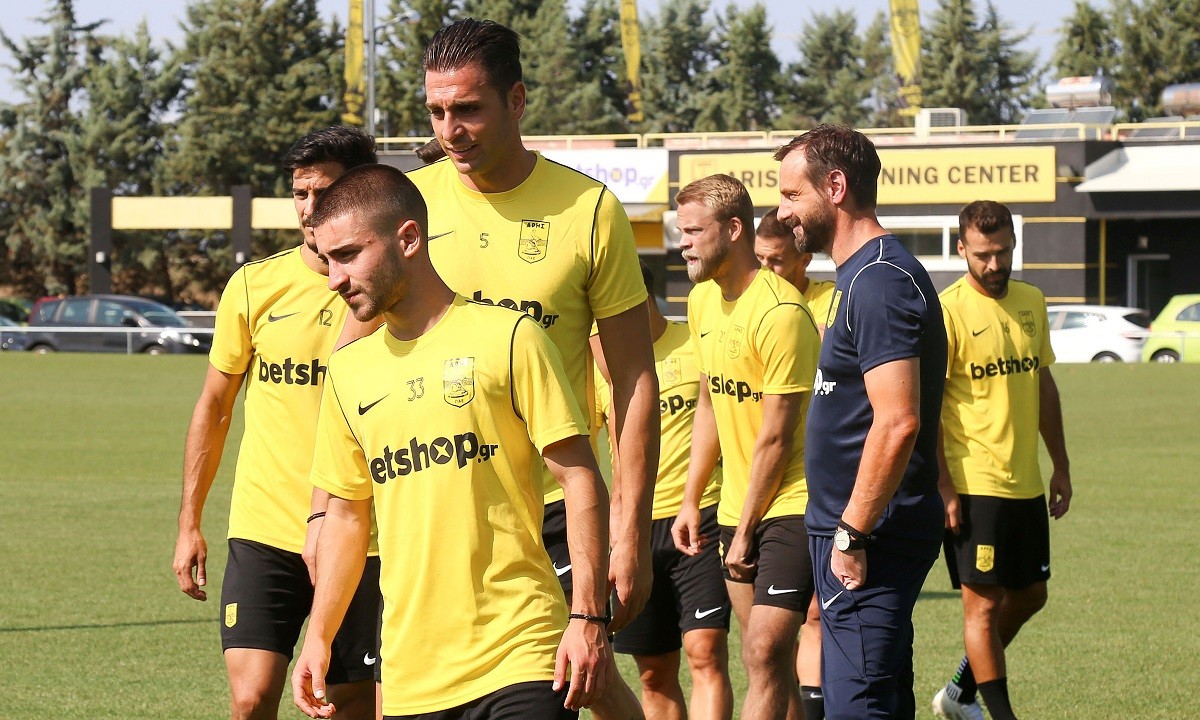 Άρης – Μάντζιος σε παίκτες: «Δεν αλλάζουμε φιλοσοφία, τα γκολ θα έρθουν» – Μπήκε ο Μπερτόγλιο