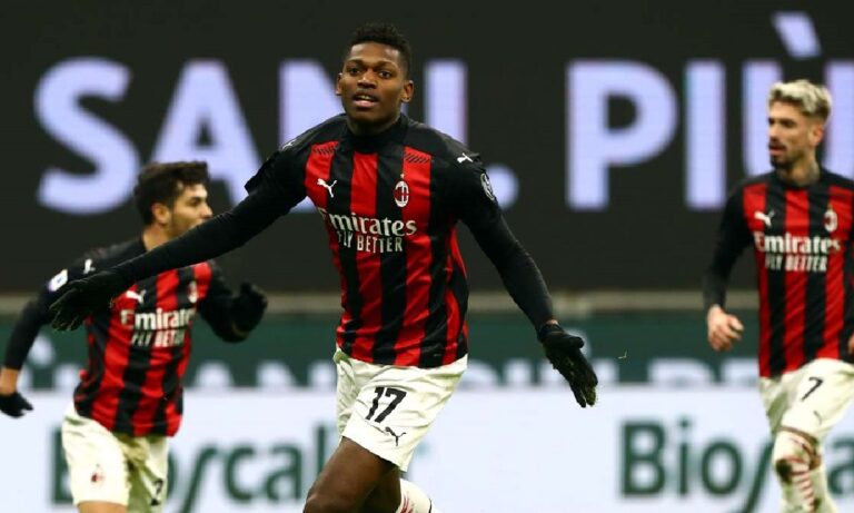Μίλαν – Τορίνο 2-0: Επέστρεψε στις νίκες και δεν το… κουνάει από την κορυφή (vids)