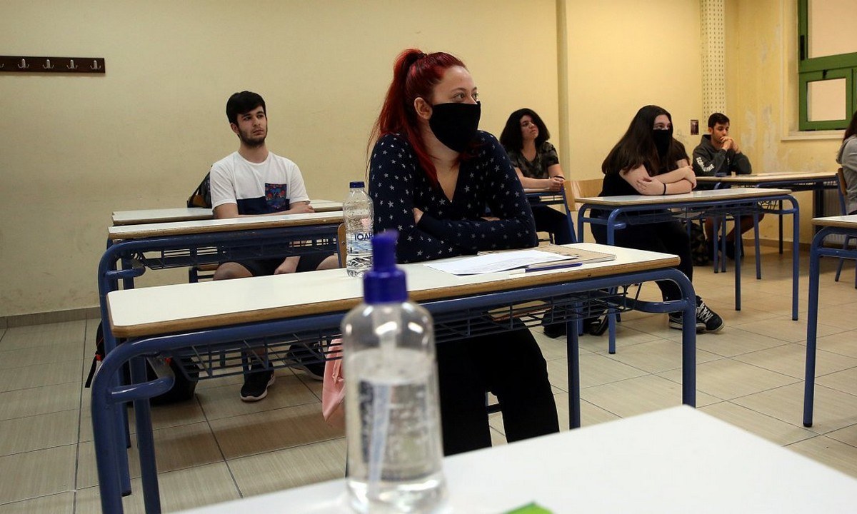 Μόσιαλος – Σχολεία: «Να μην ανοίξουν αν αυξηθούν τα κρούσματα»