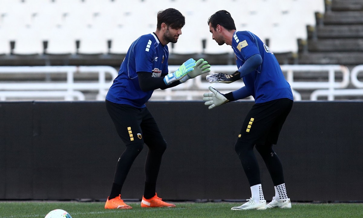 ΑΕΚ: Αθανασιάδης ή Τσιντώντας; Ένας από τους δύο φεύγει!