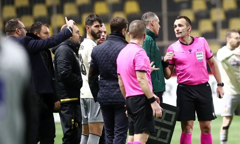 Γκάφα Τζήλου δεν επέτρεψε την 5η αλλαγή στην ΑΕΚ – Απειλούσε με ένσταση ο Άρης (vid)