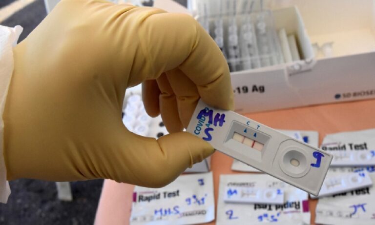 Κορονοϊός: Πρώτη αναφορά για παρενέργεια μετά το εμβόλιο στην Φινλανδία