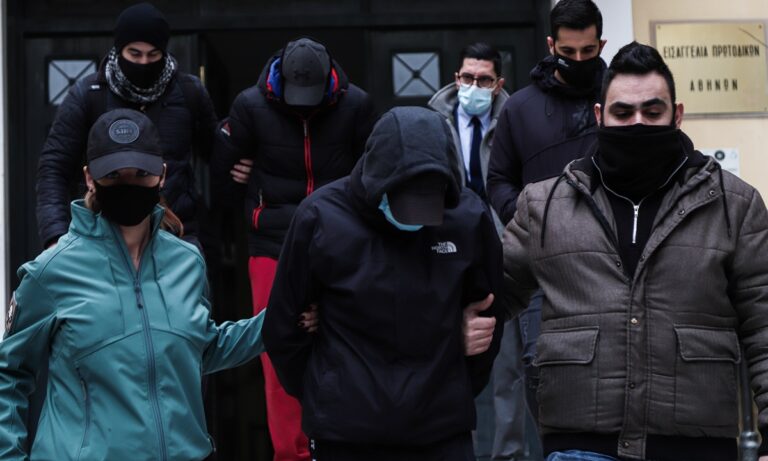 Ξυλοδαρμός Σταθμάρχη: Τι λέει ο πατέρας των ανήλικων δραστών – «Τα παιδιά μου είναι διαμάντια»!