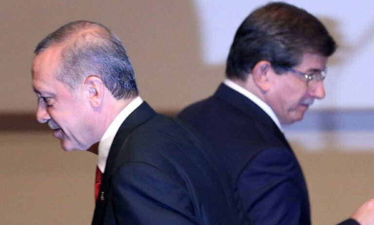 Τουρκία: «Θέλουν να σε καθαρίσουν», προειδοποιεί ο Νταβούτογλου τον Ερντογάν