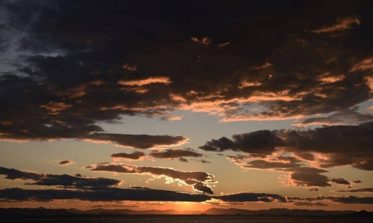 Καιρός 10/1: Αραιές νεφώσεις και άνοδος της θερμοκρασίας!