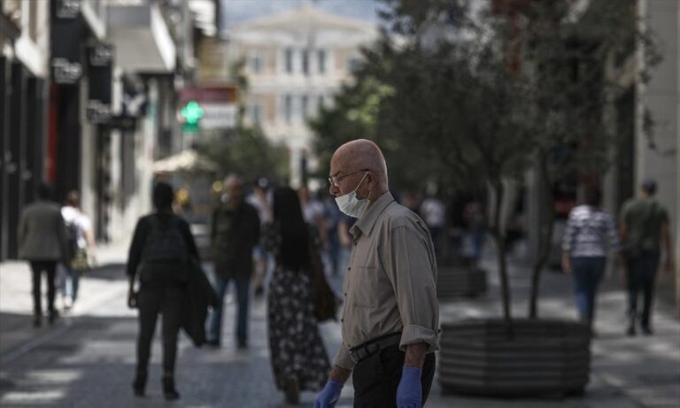 Κορονοϊός: Φόβοι για νέα μέτρα – Αυξάνονται οι εισαγωγές στα νοσοκομεία της Αθήνας