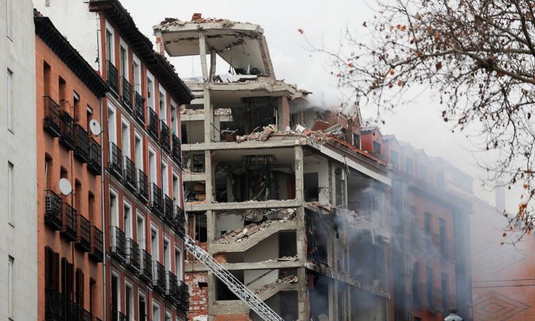 EKTAKTO: Πολύ ισχυρή έκρηξη στη Μαδρίτη! (vids)