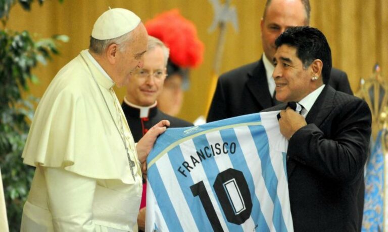 Πάπας Φραγκίσκος για Μαραντόνα: «Ήταν ποιητής μέσα στο γήπεδο, αδύναμος έξω από αυτό»