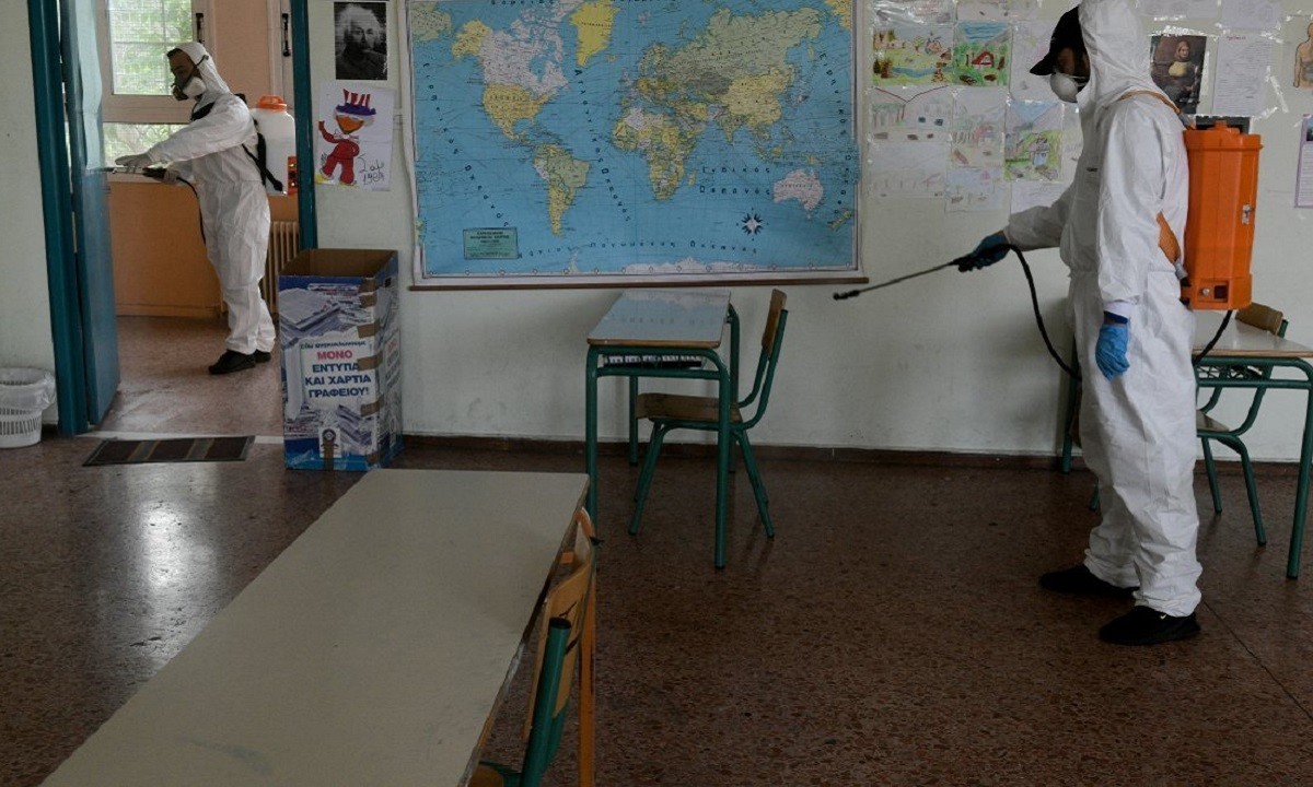 Σχολεία - Σαρηγιάννης: Καλύτερα να πάμε στις 25 Ιανουαρίου το άνοιγμα