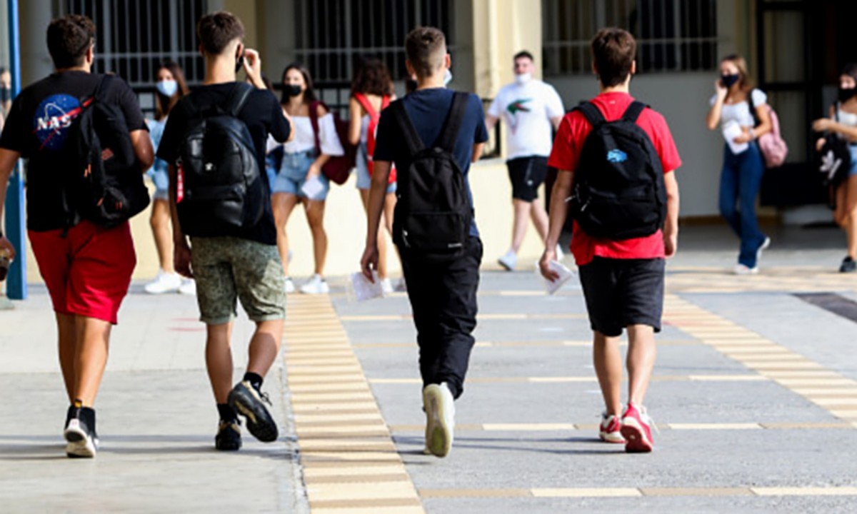 Κορονοϊός: Ρύθμιση για τις απουσίες σε Γυμνάσια και Λύκεια