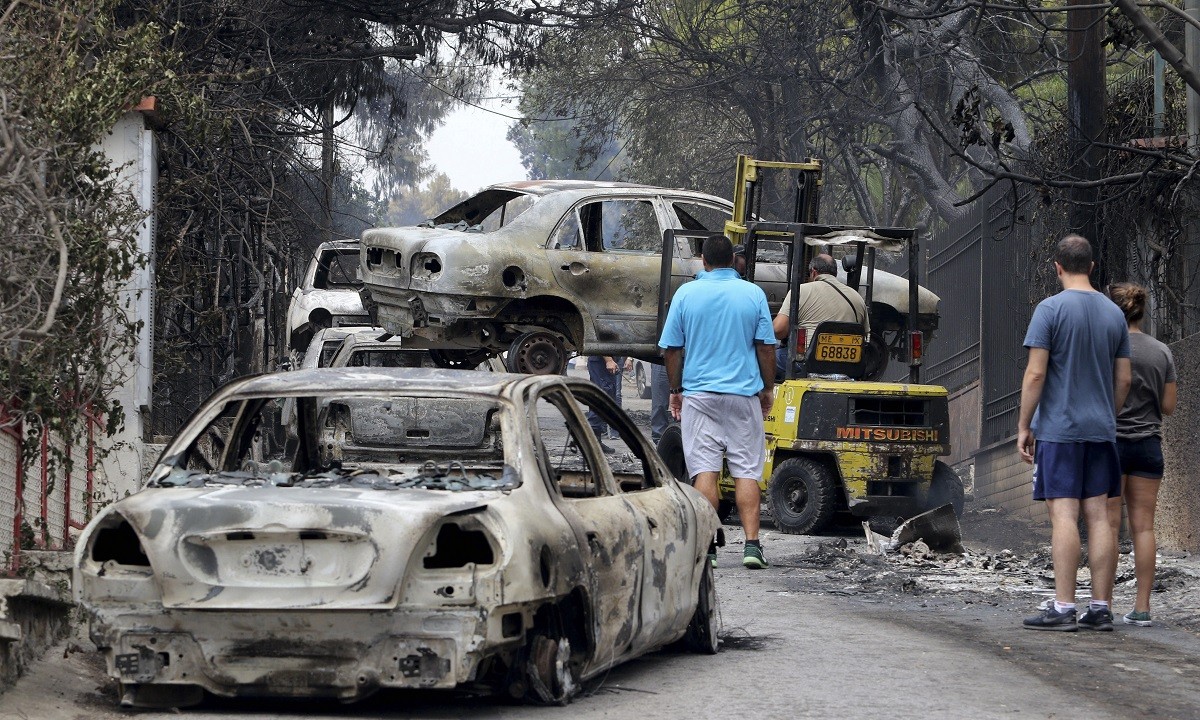 Τραγωδία στο Μάτι: Ευθύνες στην Πυροσβεστική επιρρίπτουν στελέχη της Τροχαίας και της ΕΛΑΣ – «Δεν δόθηκε εντολή εκκένωσης»
