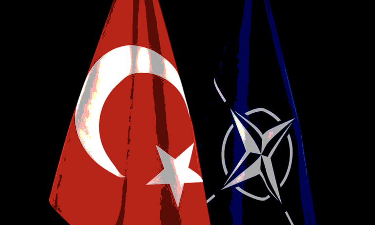 Ούτε τα προσχήματα το ΝΑΤΟ: Ανάρτηση με τουρκική σημαία στις καλύτερες φωτο του 2020!