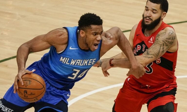 Αντετοκούνμπο: Τα «μαγικά» του κόντρα στους Ράπτορς (vid)