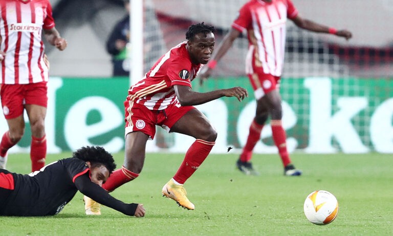 Αϊντχόφεν – Ολυμπιακός: Το «θέλω» του Μαρτίνς για Μπρούμα