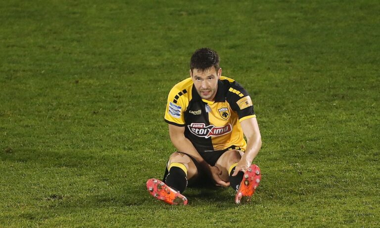 Σάκχοφ: Θλάση και αυτός!