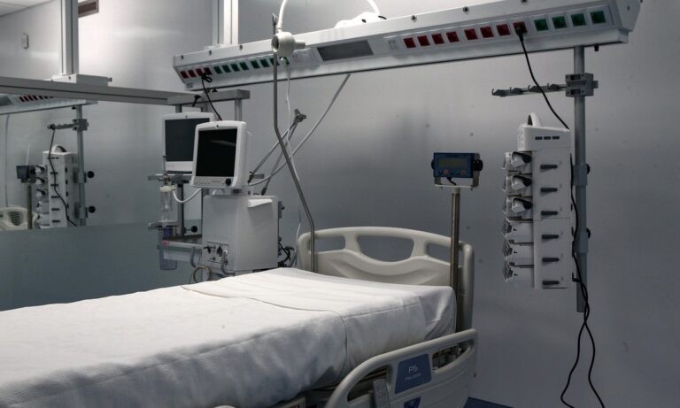 Κορονοϊός: Συναγερμός στο νοσοκομείο Σωτηρία – Τέλος τα κρεβάτια ΜΕΘ