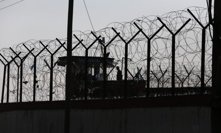 ΕΛ.ΑΣ: Έβαλε τέλος σε δύο οργανώσεις – Προμήθευαν φυλακισμένους με κινητά τηλέφωνα