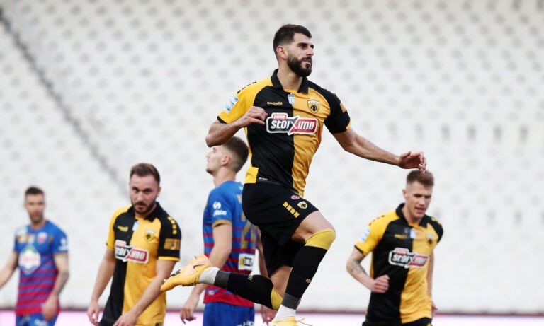 Τρελός: Ο Ολιβέιρα κάνει μπάνιο στην πισίνα μέσα στον χιονιά! (vid)