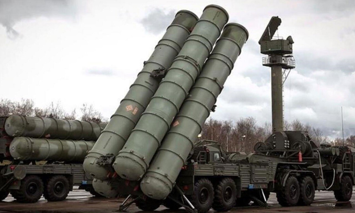 S-400: Μοντέλο Κρήτης θέλει για το ρωσικό αντιπυραυλικό σύστημα ο Ακάρ