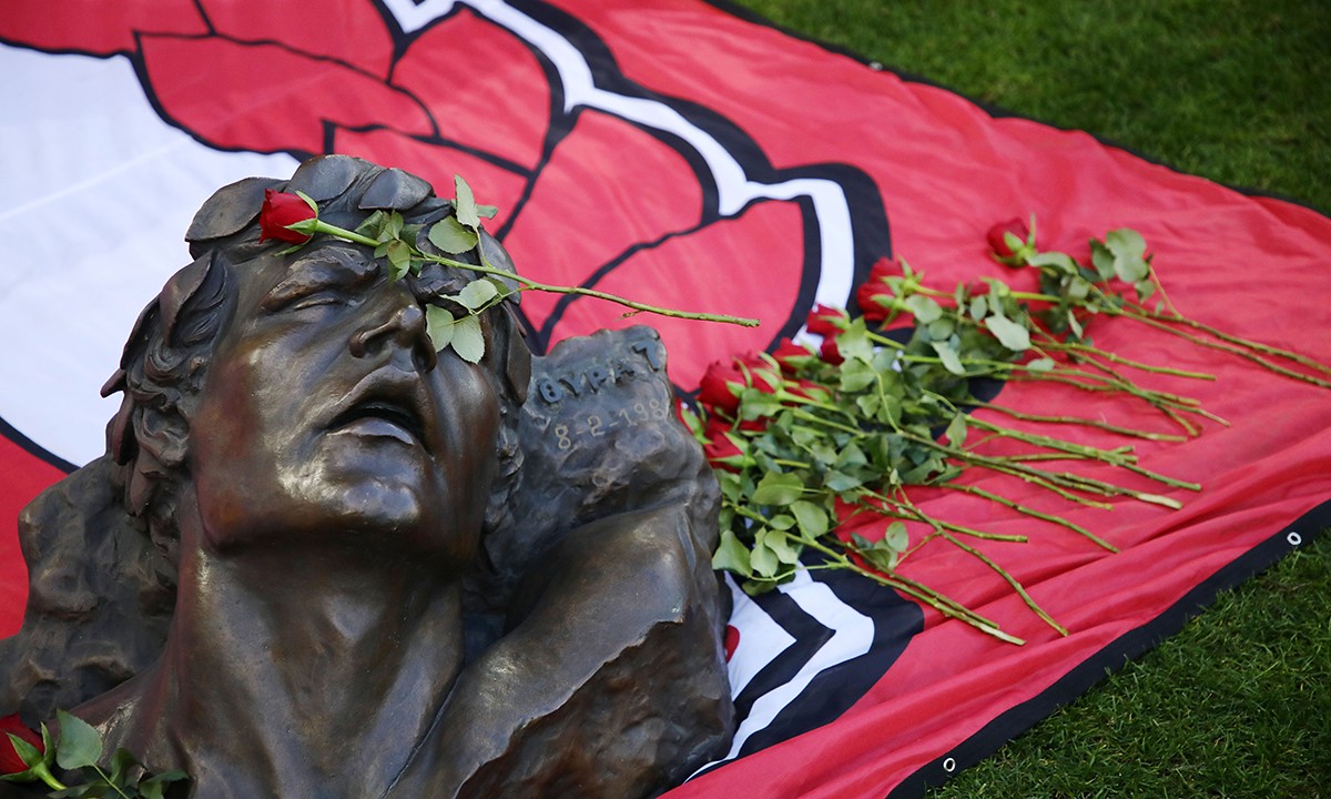 Ολυμπιακός – ΟΦΗ: Τίμησαν τη μνήμη των θυμάτων της Θύρας 7 (pics+vid)