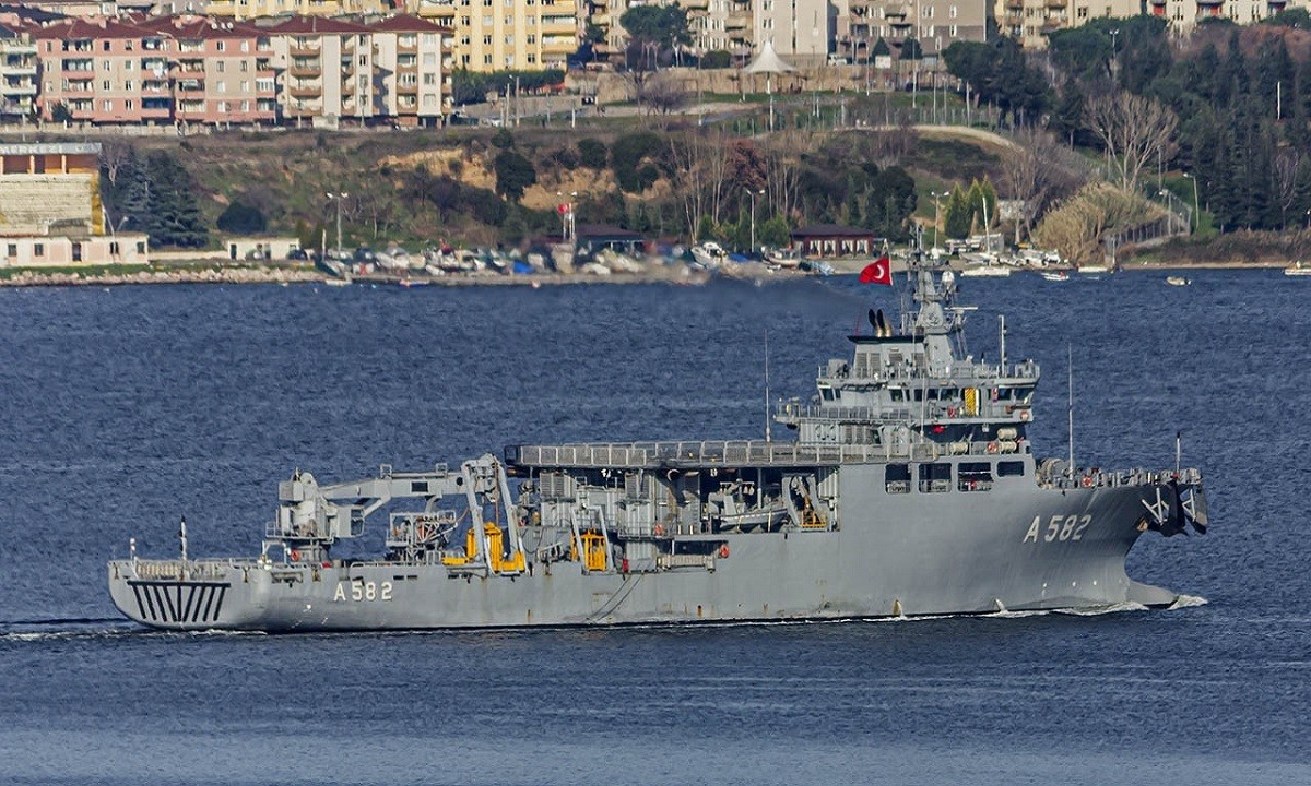 Ελληνοτουρκικά: Περίεργες κινήσεις από Τουρκία -Στέλνουν νέο σκάφος «δίπλα» στο Τσεσμέ