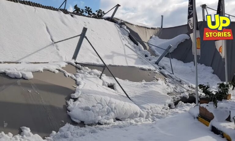 Κακοκαιρία Μήδεια: Απίστευτο, βενζινάδικο κατέρρευσε από το χιόνι στο Χαϊδάρι! (vid)