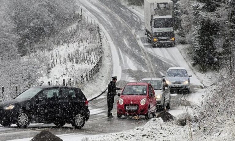 «Μήδεια»: Έκλεισε λόγω χιονόπτωσης η Λεωφόρος Πάρνηθας