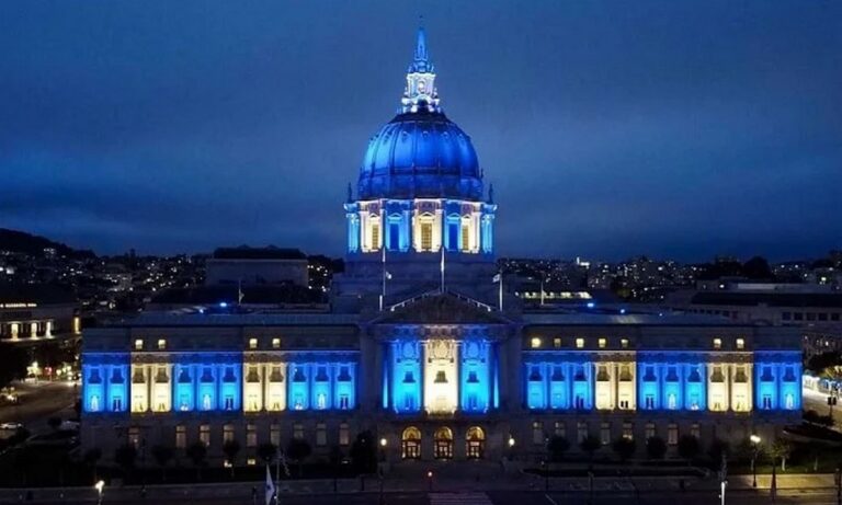 Ελληνική Επανάσταση – ΗΠΑ: Γαλανόλευκο το δημαρχείο του Σαν Φρανσίσκο – Ποιος πήρε την πρωτοβουλία